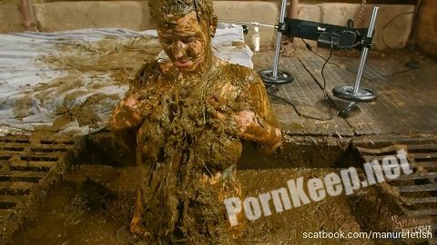 [ScatBook] ManureFetish - Wicked Betty in the manure channel (FullHD 1080p, 2.63 GB)