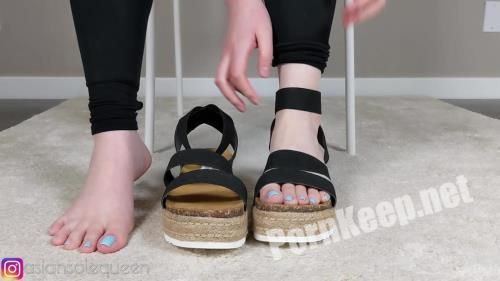 asiansolequeen - Stirrup leggings and sandals JOI (FullHD 1080p, 726.69 MB)