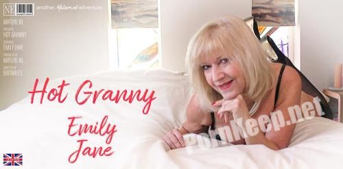[Mature.nl] Emily Jane (EU) (63) - Hot British Granny Emily Jane plays with herself in bed (14729) (FullHD 1080p, 568 MB)