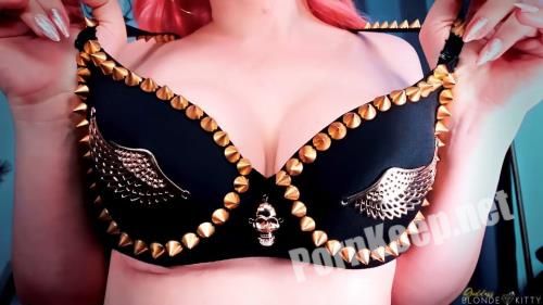 Goddess Blonde Kitty - Lips Tits and Nails Addict (FullHD 1080p, 1.14 GB)