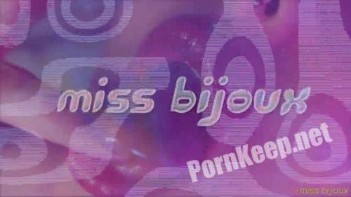 Mistress Bijoux - Kiss Kiss Sniff Audio Trance (HD 720p, 51.61 MB)