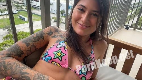 Charlotte Mae - Public Balcony Sex With Teen Step-Sister (FullHD 1080p, 3.47 GB)